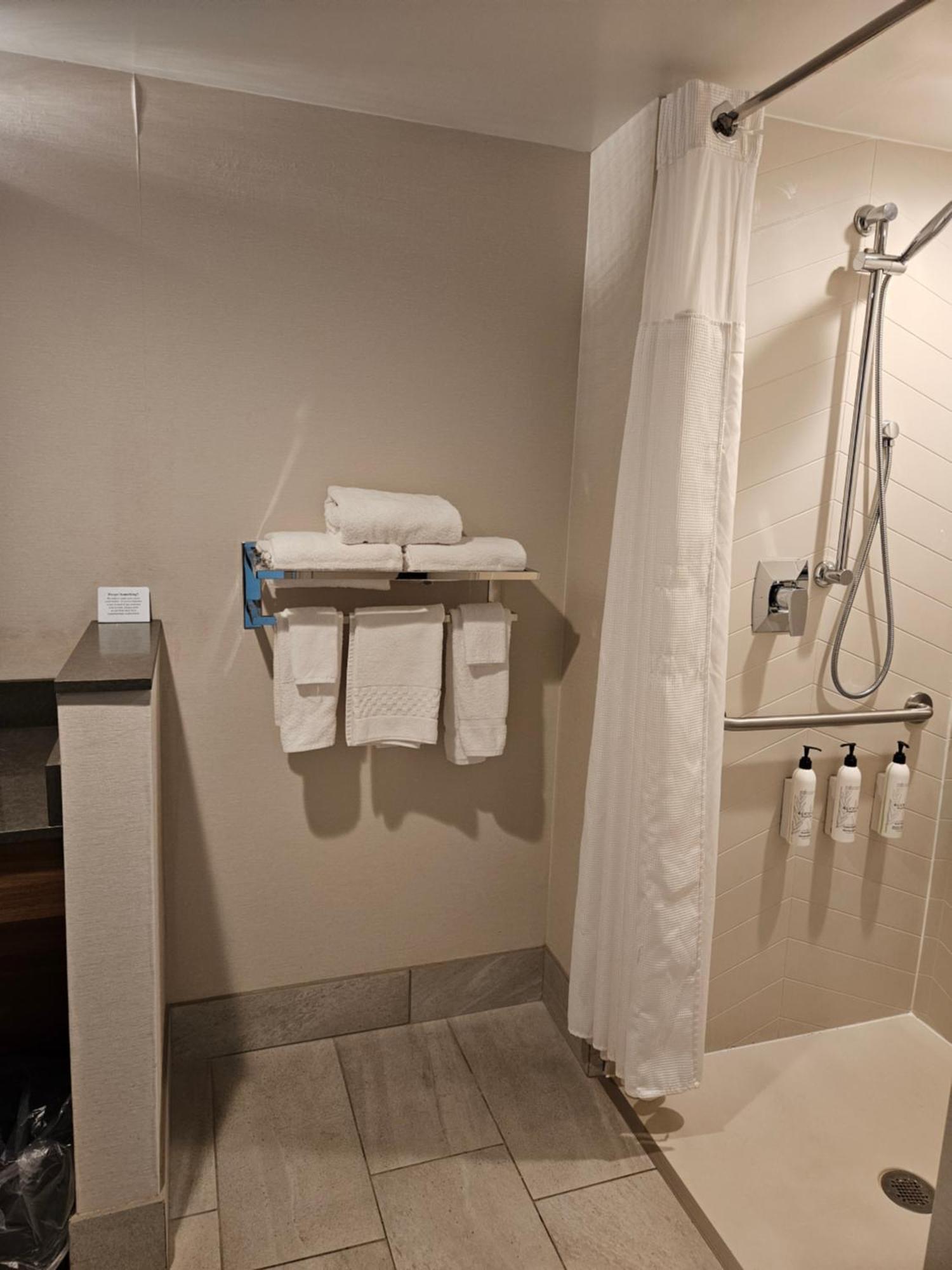 Fairfield Inn & Suites By Marriott Athens Ngoại thất bức ảnh